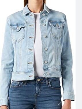 ASHLEY VINTAGE CHARM BY 26 Juniors'
Denim Jacket size S